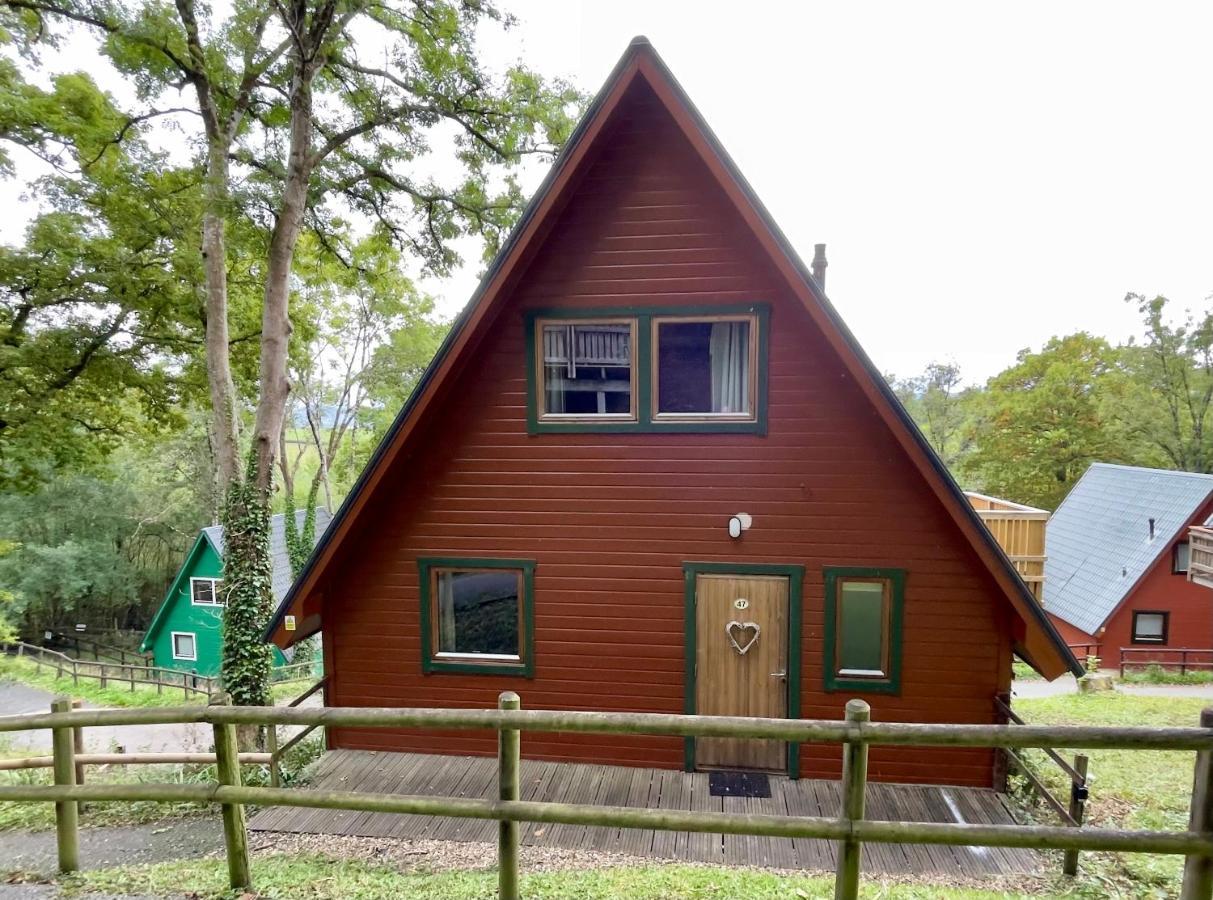 Spacious Primrose Lodge For 6 With Hot Tub At A Spa Resort Chudleigh Exterior foto